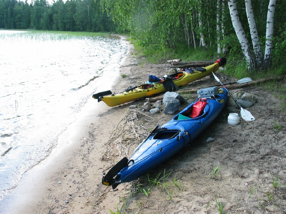 Unsere Kajaks am Strand